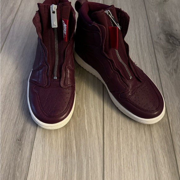 Women’s Jordan 1 Retro High Zip Bordeaux, Size 6 - Picture 5 of 7